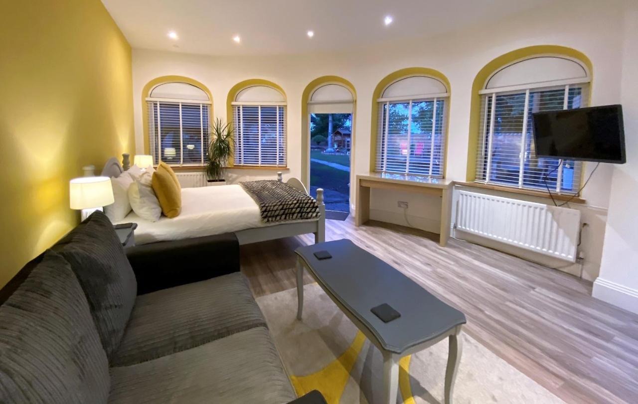 Harlestone Retreat (Adults Only) Northampton Exterior foto