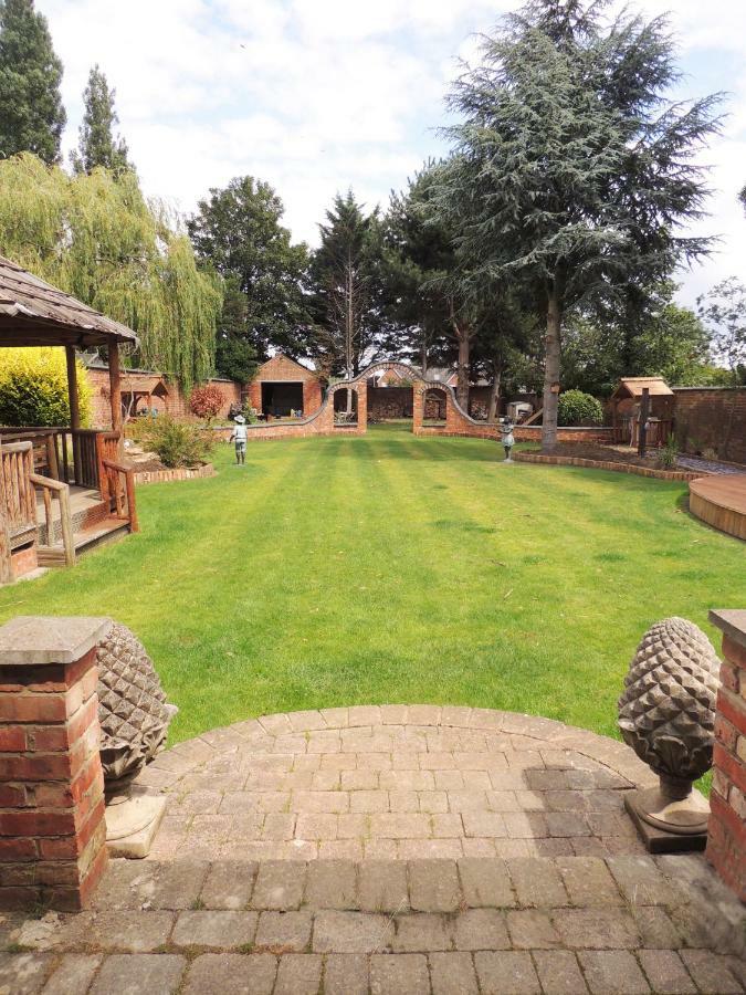 Harlestone Retreat (Adults Only) Northampton Exterior foto